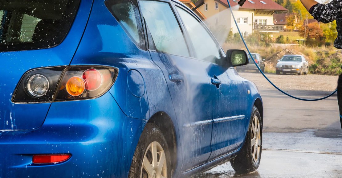 10 Helpful Tips For Washing A Car At Home